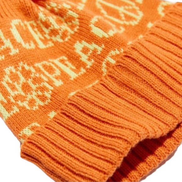 NWT Urban Outfitters peace knit beanie - Picture 2 of 2